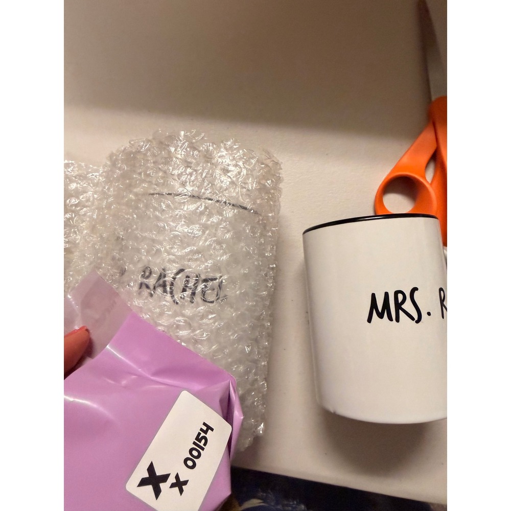 Friends T.V. Series Mr. Rachel Whiskers & Mrs. Ross Mustache Dbl-sided Mugs 2pc - Picture 8 of 9
